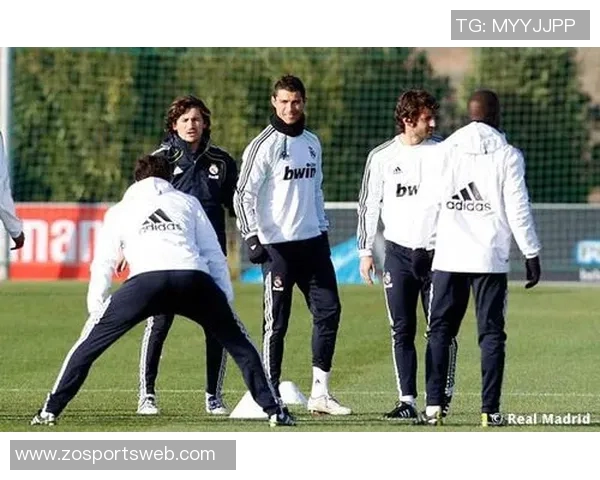 布雷默膝盖手术后六周伤缺康复中分享健身房训练进展