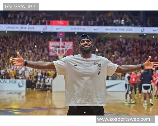 南湾湖人主帅盛赞詹姆斯训练态度专注早到令人难以置信 南湾湖人主帅盛赞詹姆斯训练态度专注早到令人难以置信