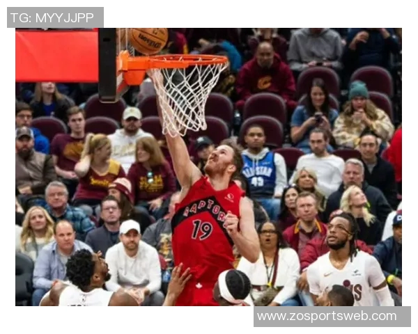 猛龙半场领先骑士13分巴恩斯表现出色米切尔状态低迷仅得8分 猛龙半场领先骑士13分巴恩斯表现出色米切尔状态低迷仅得8分