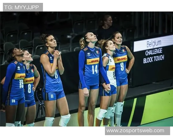 意大利女排奥运冠军埃格努亲临国米与劳塔罗互换球衣展现体育精神