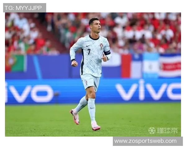 C罗本赛季表现出色代表俱乐部和国家队出战17场贡献16球2助攻