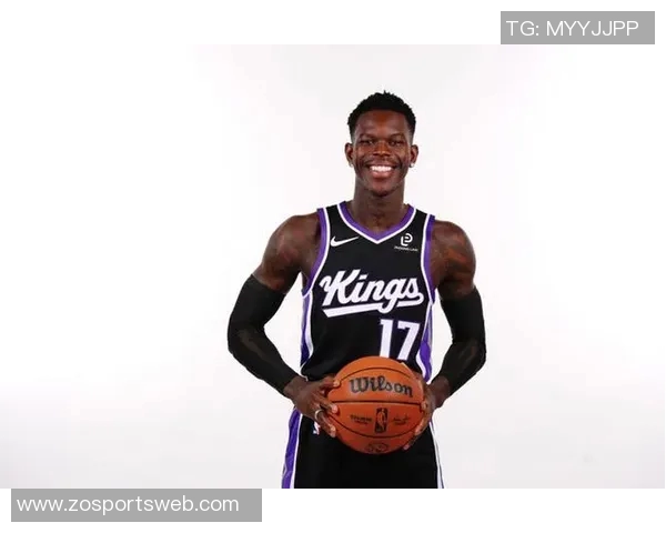 小萨德罗赞笑容满面拉文施罗德神情严肃国王新赛季定妆照震撼发布