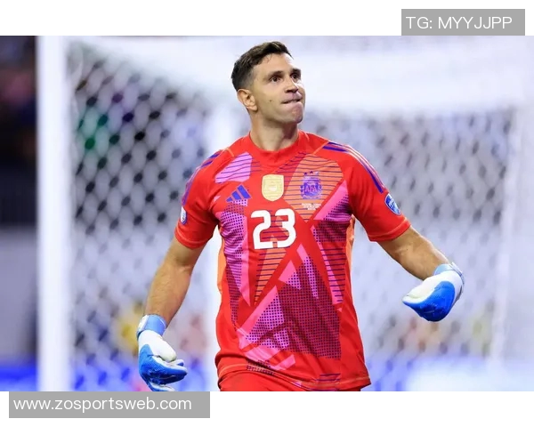 意媒报道肇事门将马丁内斯正在接受检查情绪仍然震惊不已 意媒报道肇事门将马丁内斯正在接受检查情绪仍然震惊不已